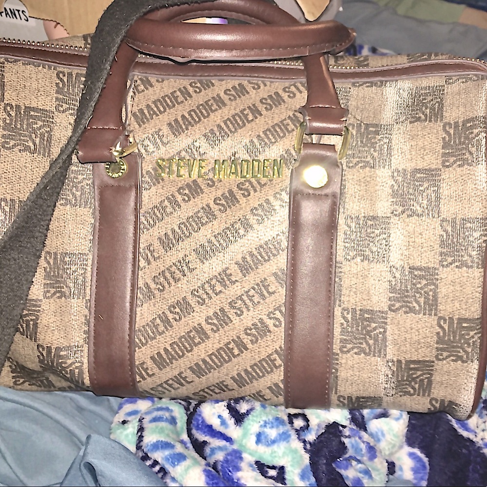 Steve Madden hand bag with optional CROSS BODY STRAP